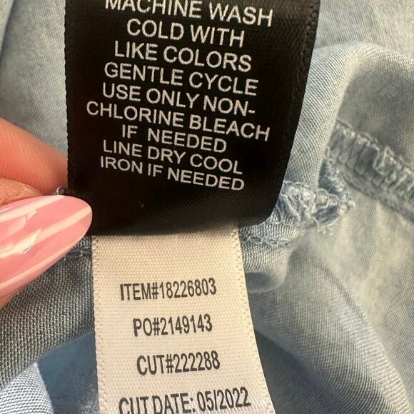 Torrid Lace Trim Chambray Sleeveless Top Size 1 (1X) - Picture 5 of 5